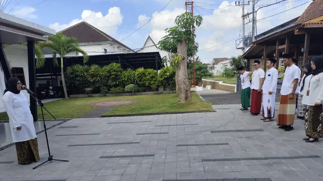 Rayakan Hari Santri, ASN Banyuwangi Wajib Kenakan Sarung dan Peci Selama Tiga Hari