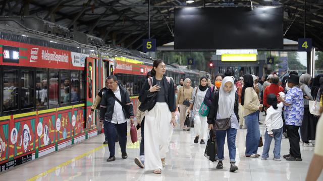 Diskon Tiket Kereta Kereta Jarak Jauh di Libur Nataru 2025