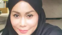 7 Potret Terbaru Mak Vera, Mantan Manajer Olga Syahputra yang Putuskan Berhijab (Sumber: Instagram/@makverazanobia)