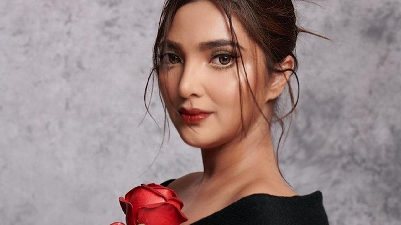 7 Gaya Pemotretan Ashanty dengan Makeup Flawless, Tetap Menawan