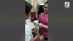 Aksi gadis asal Muar, Malaysia mengundang amarah warganet setelah rekaman dirinya menyerang sang ibu beredar di jejaring sosial.