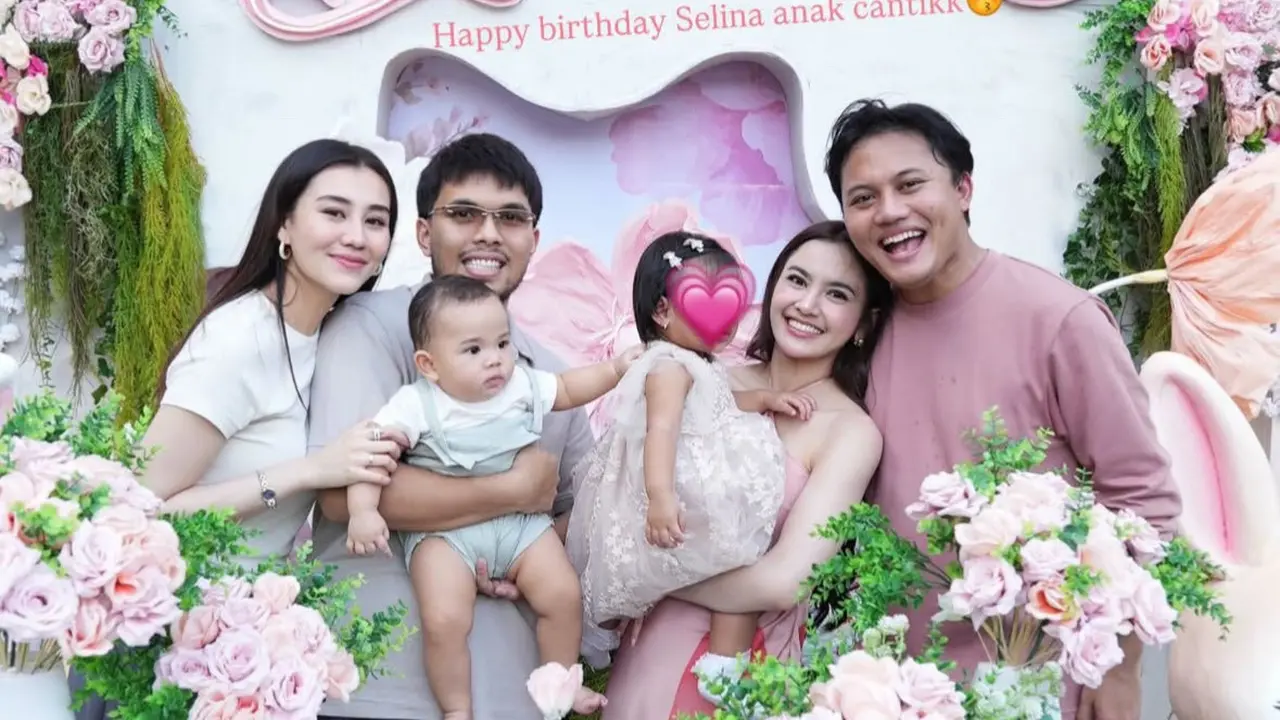 Mahalini dan Rizky Febian saat merayakan ulang tahun putrinya yang pertama. [@aaliyah.massaid]