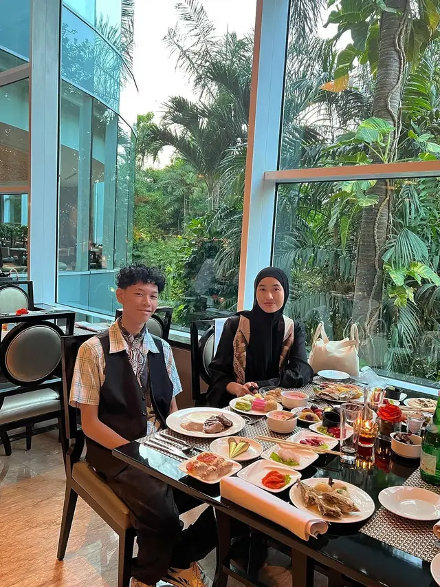 6 Potret Selfi Nafilah dan Mikala Saka, Sang Putra yang Ikuti Jejak Rapper Iwa K