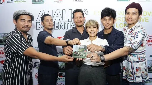 Maliq & D'Essentials