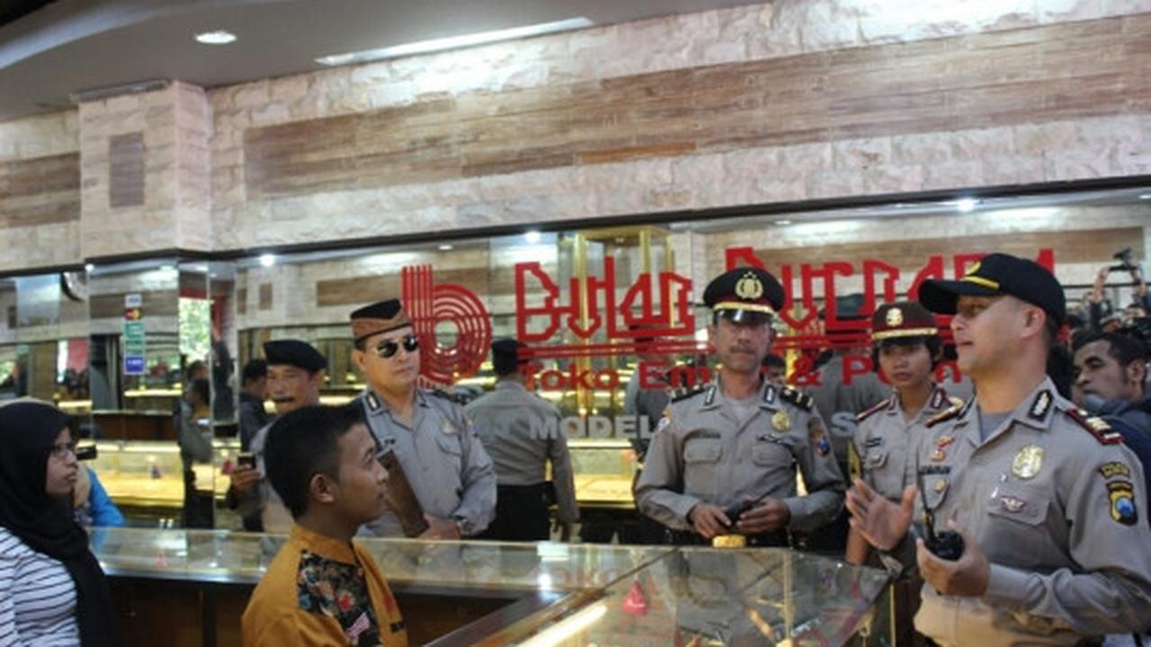 Antisipasi rampok saat Ramadan, toko emas di Malang dijaga polisi