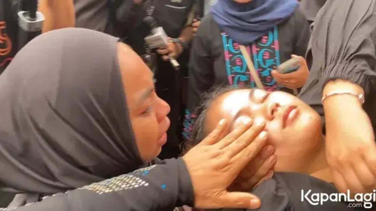 9 Potret Kenangan Mpok Alpa dan Sherly Anak Sulungnya, dari Momen Penuh Keceriaan hingga Perpisahan
