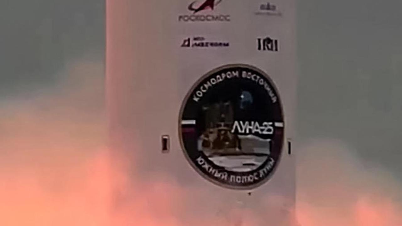 FOTO: Detik-Detik Rusia Luncurkan Robot Penjelajah Luna-25 dalam Misi Ambisius Mencari Air di Bulan