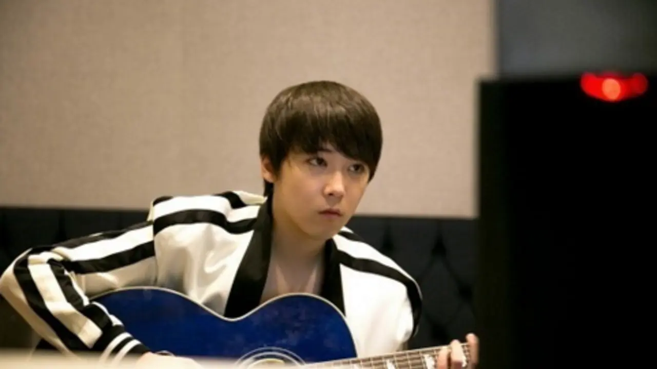 Kisah Lee Hong Ki FT ISLAND Dilempar Bra saat Konser