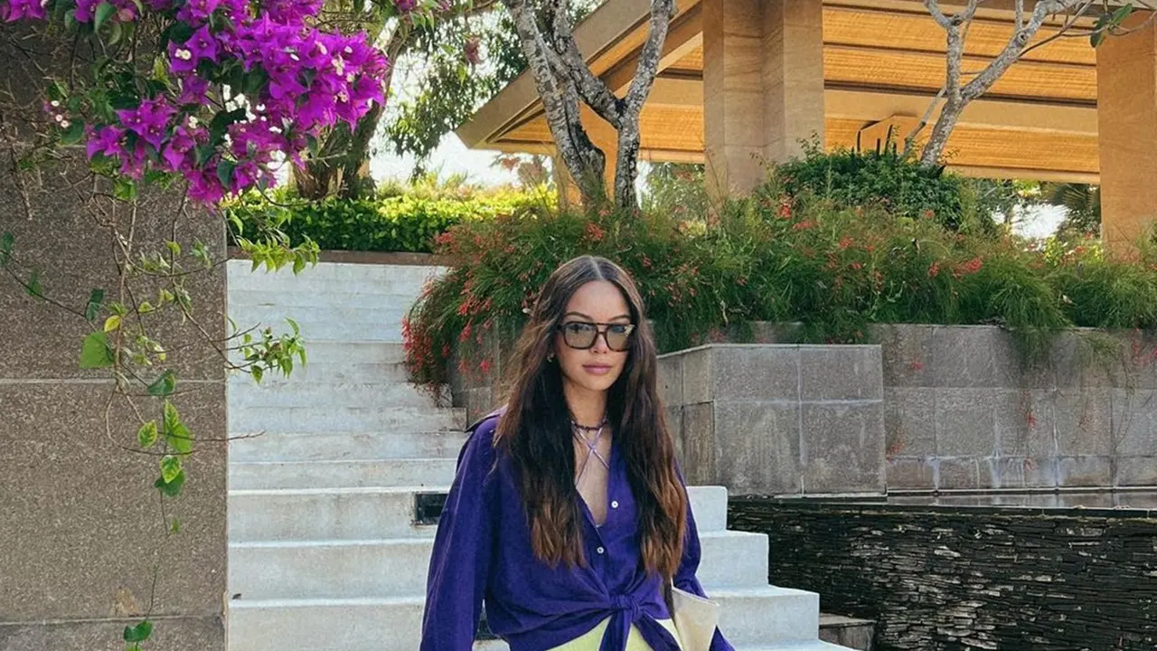 Gaya Alyssa Daguise Pakai Outfit Colorful, Stylish Bak Cewek Kue