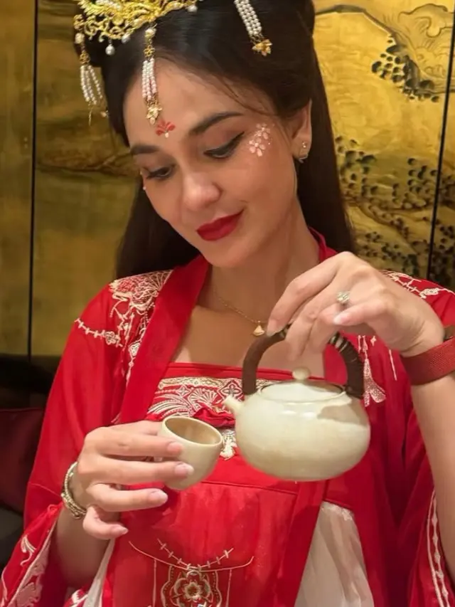 Potret Luna Maya saat Girl Trip ke China. [@moonmaxbase]