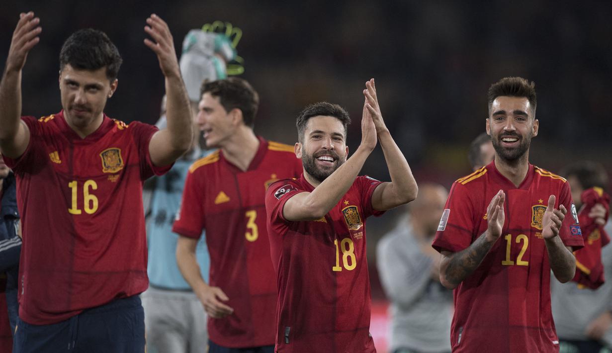 Spanyol. Timnas Spanyol sebagai peringkat ke-7 FIFA lolos ke Piala Dunia 2022 Qatar dengan nilai skuat mencapai 728 juta euro atau setara sekitar Rp11 triliun. Tiga pemain dengan nilai tertinggi adalah Rodri (70 juta euro), Koke (60 juta euro) dan Dani Olmo (50 juta euro). (AFP/Jorge Guerrero)