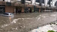 Setelah menewaskan beberapa orang di Filipina bagian utara, Topan Mangkhut juga meluluhlantahkan wilayah Hong Kong hingga mengakibatkan banjir di beberapa tempat.