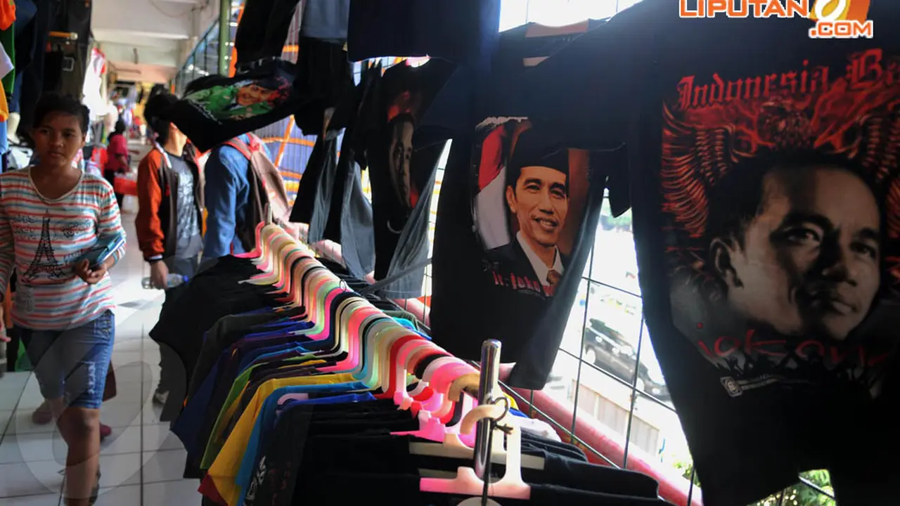 [FOTO]  Panen Rezeki Berkat Dagang Kaos Jokowi 