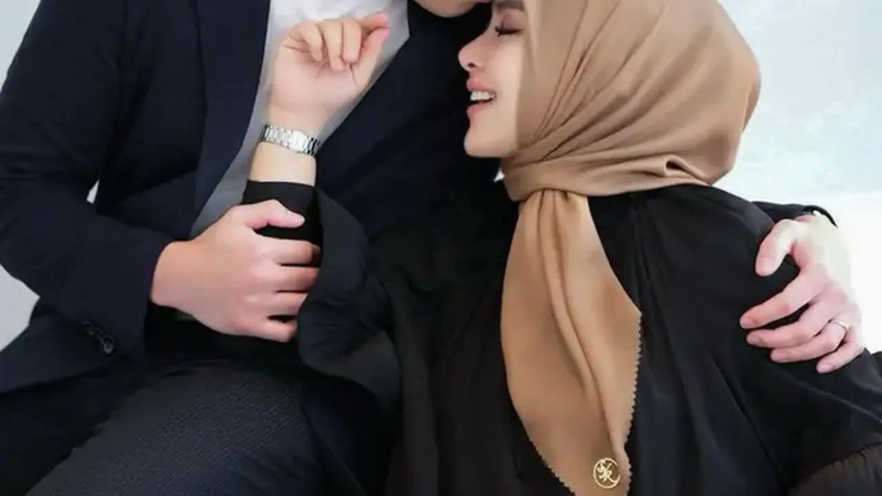 Potret mesra Syahrini dan Reino Barack (Sumber: Instagram/princessyahrini)