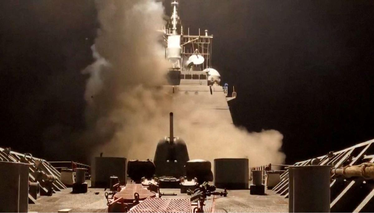 Donald Turmp pantau langsung serangan militer AS ke Houthi Yaman