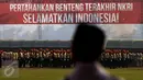Ribuan kader Koalisi Merah Putih bersiap melakukan upacara pengibaran bendera HUT  RI ke-70 di Lapangan Nusantara Polo Club, Bogor, Jawa Barat, Senin (17/8/2015). Upacara dipimpin Ketum Partai Gerindra, Prabowo Subianto. (Liputan6.com/Helmi Fithriansyah)