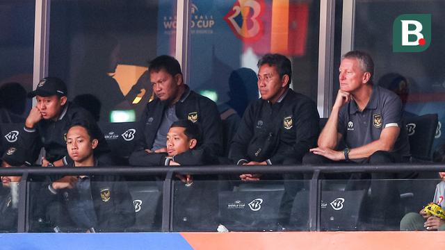 Foto: Momen Asik Shin Tae-yong dan Skuad Timnas Indonesia U-17 Nonton Piala Dunia FIBA 2023