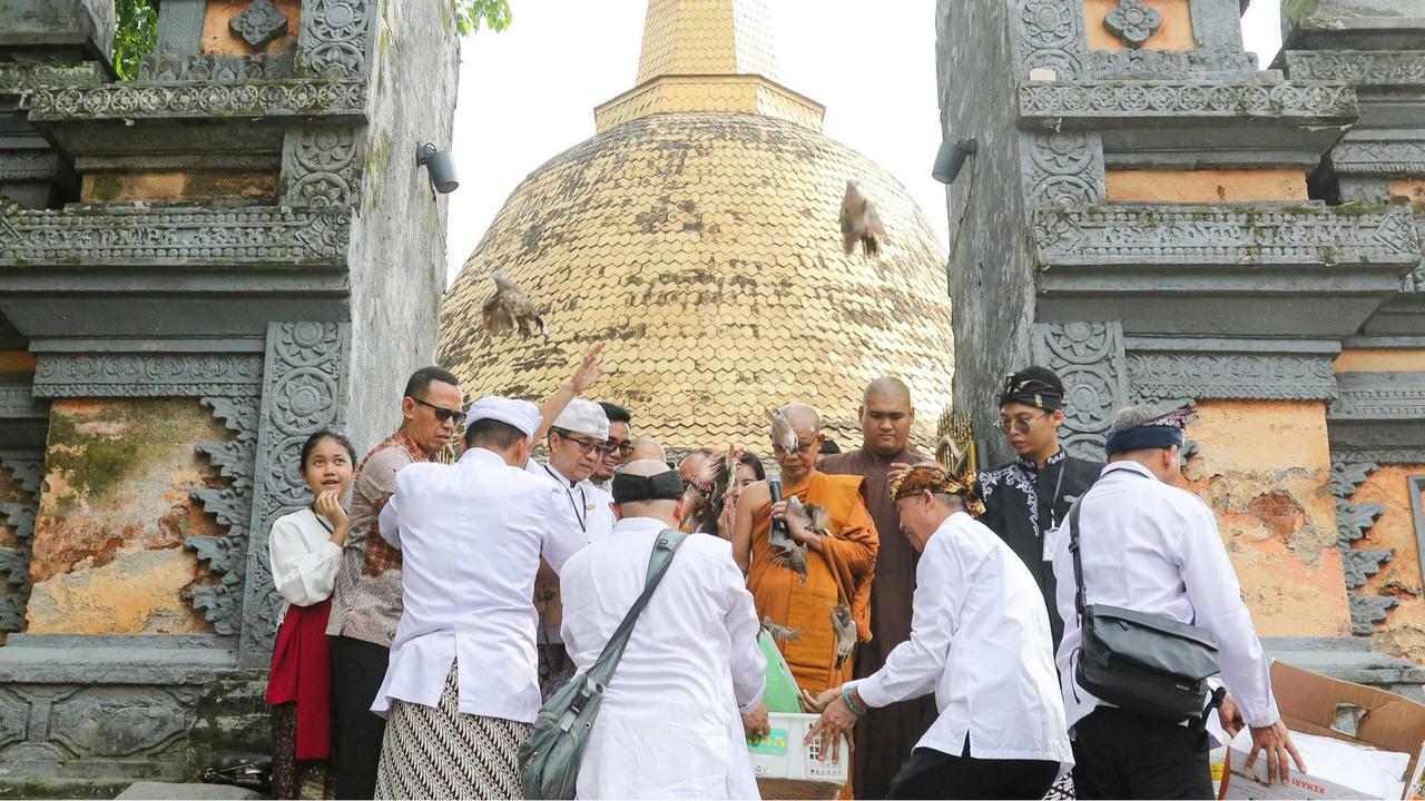 Perayaan Waisak di Taman Mini Indonesia Indah