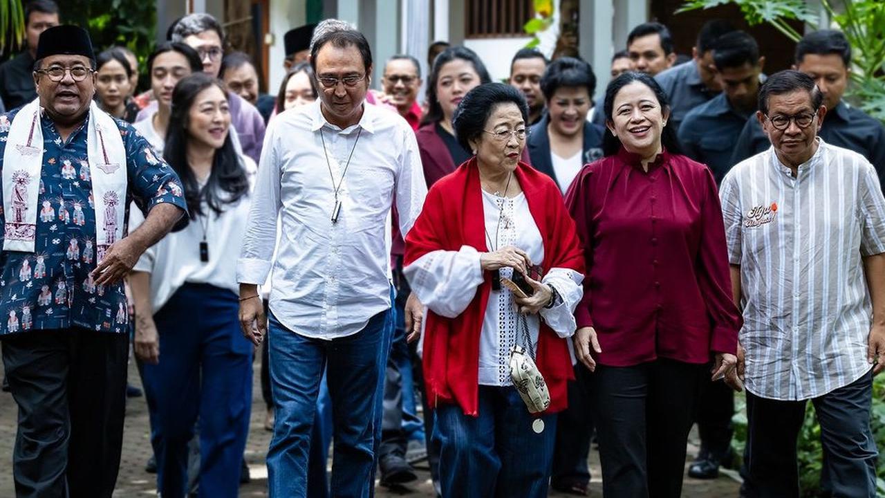 VIDEO: Puan & Megawati Nyoblos Bareng, Suarakan Pramono-Rano Menang Pilkada Jakarta