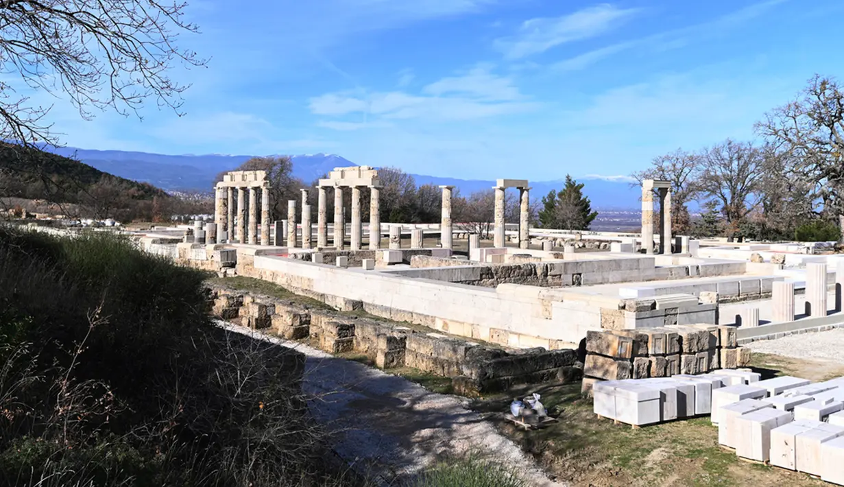 Istana Aigai dan makam-makam Raja Makedonia yang berada di dekatnya merupakan Situs Warisan Dunia Unesco. (AP Photo/Giannis Papanikos)