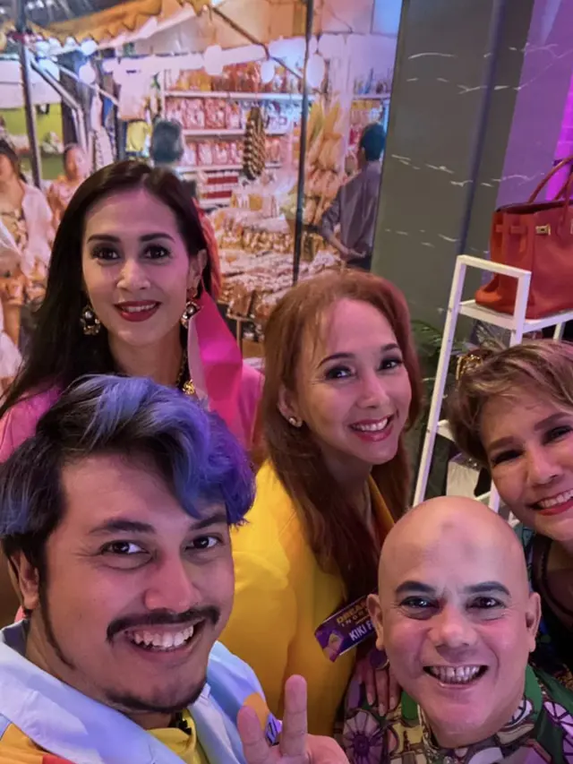 Postingan Kiki Fatmala bersama teman-temanya pada Instagram/@qq_fatmala