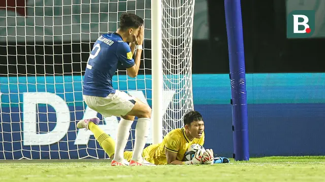 Foto: Aksi-Aksi Heroik Ikram Algiffari di Bawah Mistar Gawang yang Bikin Timnas Ekuador U-17 Gigit Jari