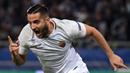 Selebrasi pemain AS Roma, Konstantinos Manolas usai membobol gawang Qarabag FK pada laga grup C Liga Champions di Baki Olimpiya Stadionu, Baku, (27/9/2017). AS Roma menang 2-1. (AFP/Vano Shlamov)