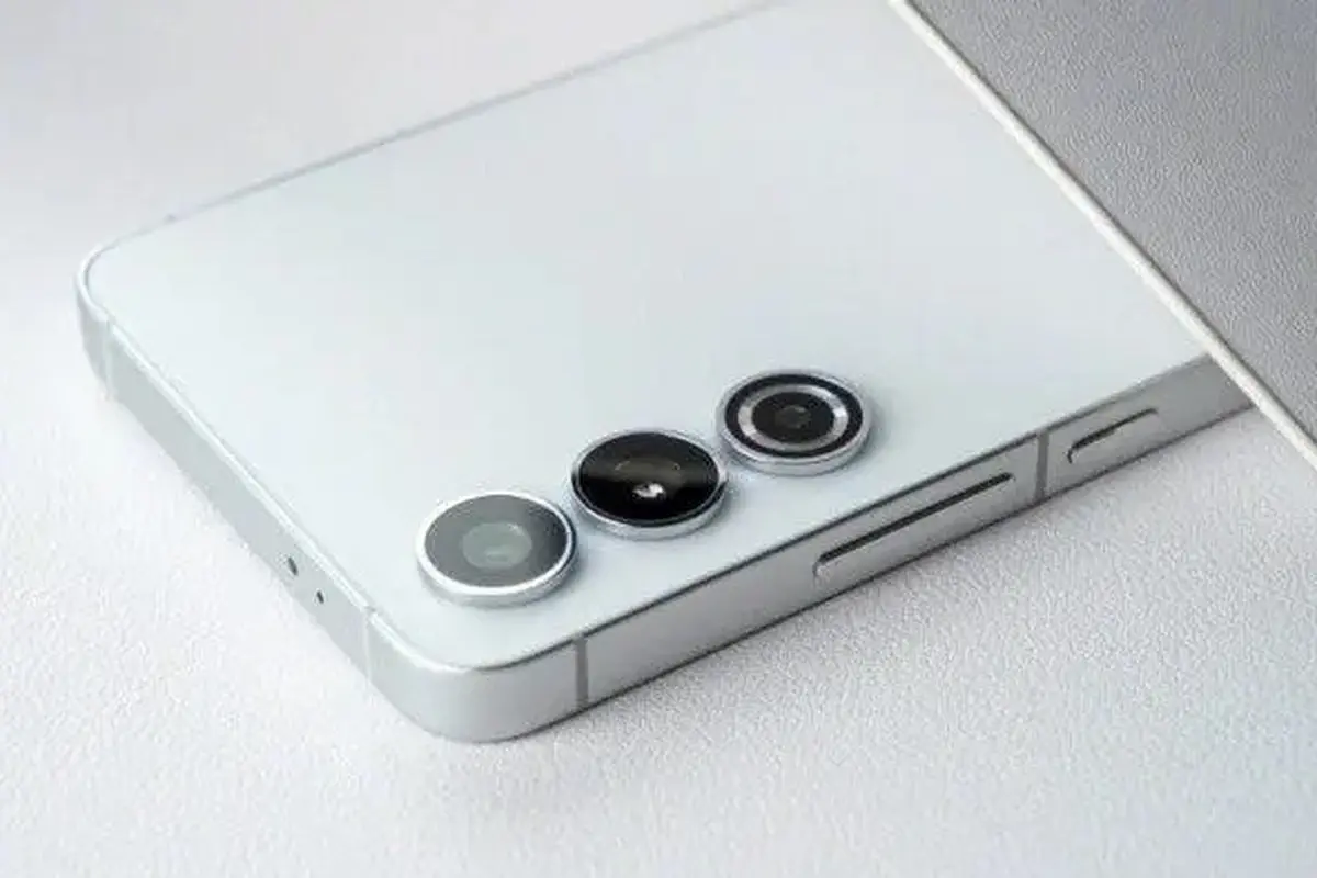 Gambar render mockup Galaxy S24 yang memiliki desain tipis dengan frame tajam sekilas mirip iPhone (Foto: Mockup Samsung Galaxy S24 GSM Arena)