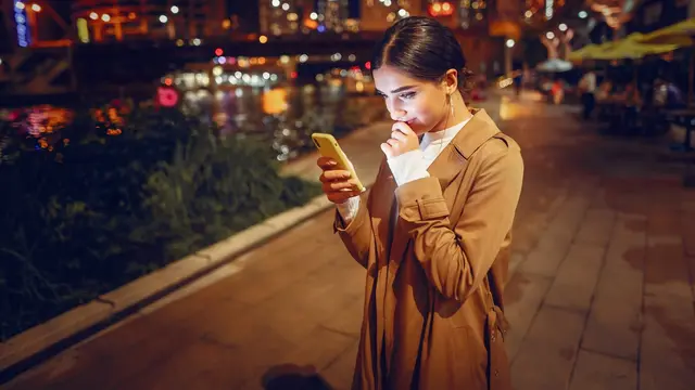 Perempuan Wajib Tahu! Ini 5 Cara Bepergian Sendiri di Malam Hari dengan Aman - 3