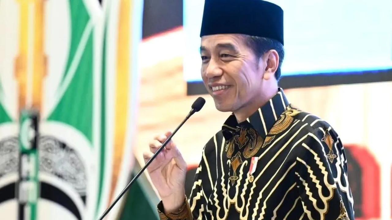 "Berarti tinggal 2 minggu. Agar betul-betul diikuti karena target saya realisasi minimal 95 persen," kata Jokowi di Istana Negara, Jakarta, Senin (11/12).