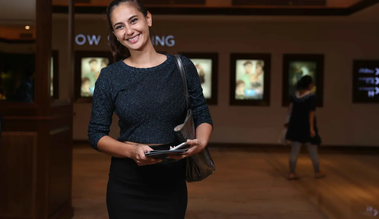 Film hollywood bergenre action, Fast & Furious banyak yang menanti kelanjutan kisahnya. Film yang dirilis sejak tahun 2001 itu kini sudah sampai yang ke-8. Banyak selebriti yang mengikuti sejak awal diantaranya Marissa Nasution. (Nurwahyunan/Bintang.com)