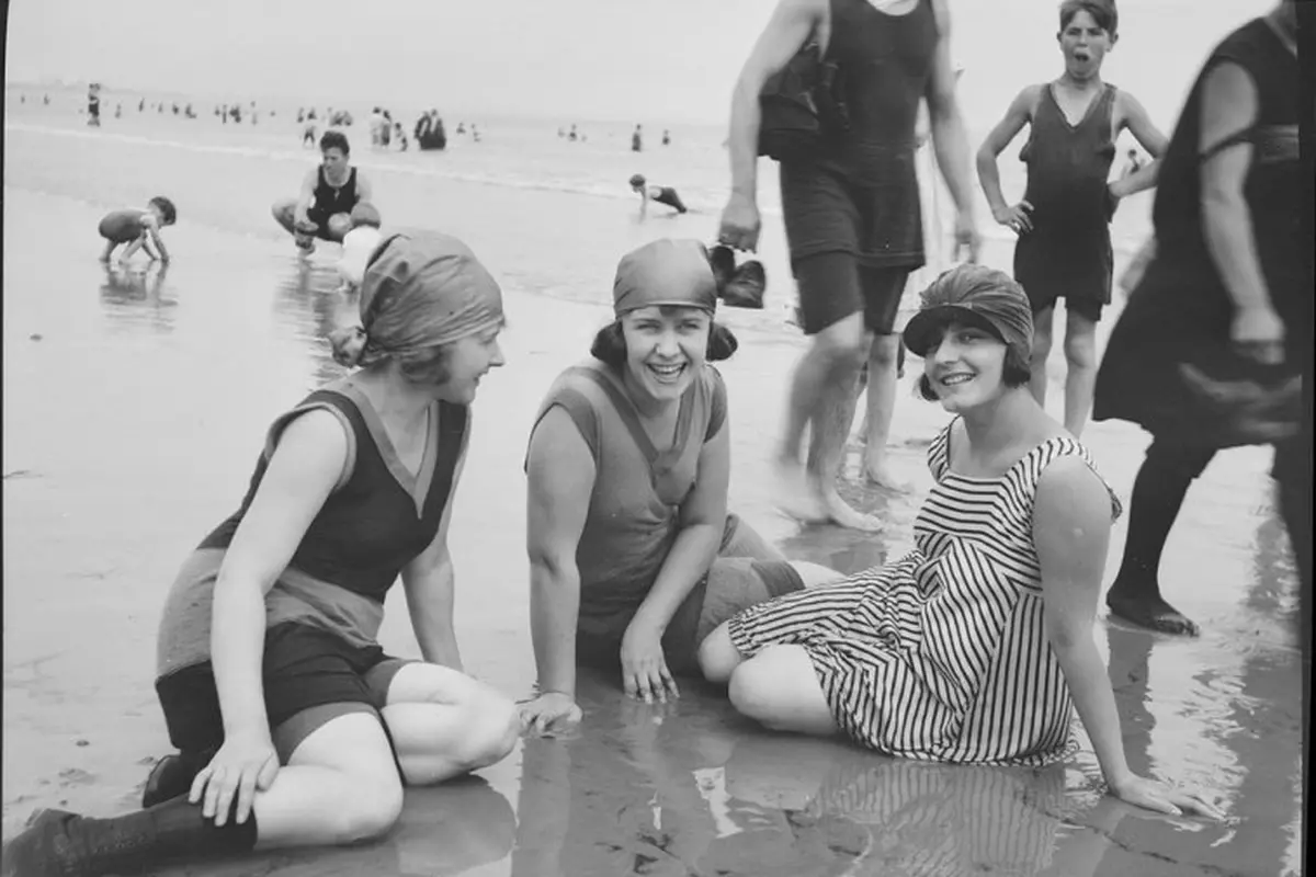Begini Penampakan Baju Renang Perempuan di Era 1920an