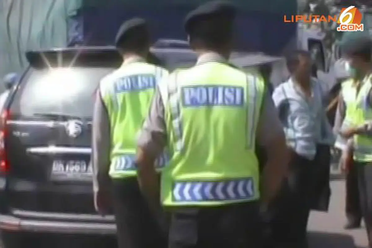 periksa-pemudik-gilimanuk-130815a.jpg