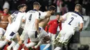 Skor 2-1 untuk kemenangan Serbia bertahan hingga laga usai. (AP/Armando Franca)