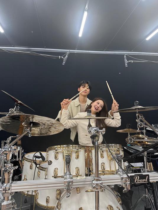 <p>Tak sedikit netizen yang baper melihat foto-foto persahabatan mereka yang memancarkan aura bahagia sepasang kekasih yang lagi nge-date. "Temen apa temen," kata salah satu warganet di Twitter. (Foto: Instgaram/ minyoung_aori)</p>