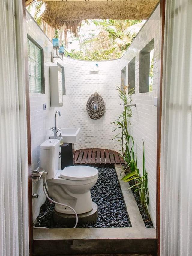 Desain Kamar Mandi Unik Outdoor