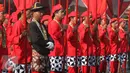 Prajurit lombak abang mengiringi penobatan naik tahta PA X di Puro Pakualaman di Bangsal Sewotomo, Yogyakarta, Kamis (7/1/2016). KGPH Prabu Suryodilogo  memperoleh gelar gelar KGPAA Paku Alam X. (Liputan6.com/Boy Harjanto)