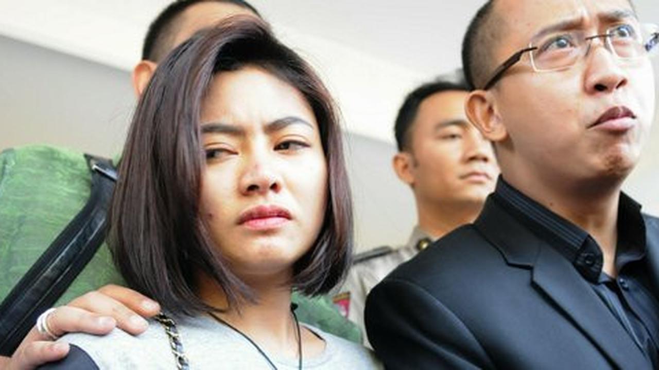 Kehidupan model seksi tak jauh dari pesta dan narkoba
