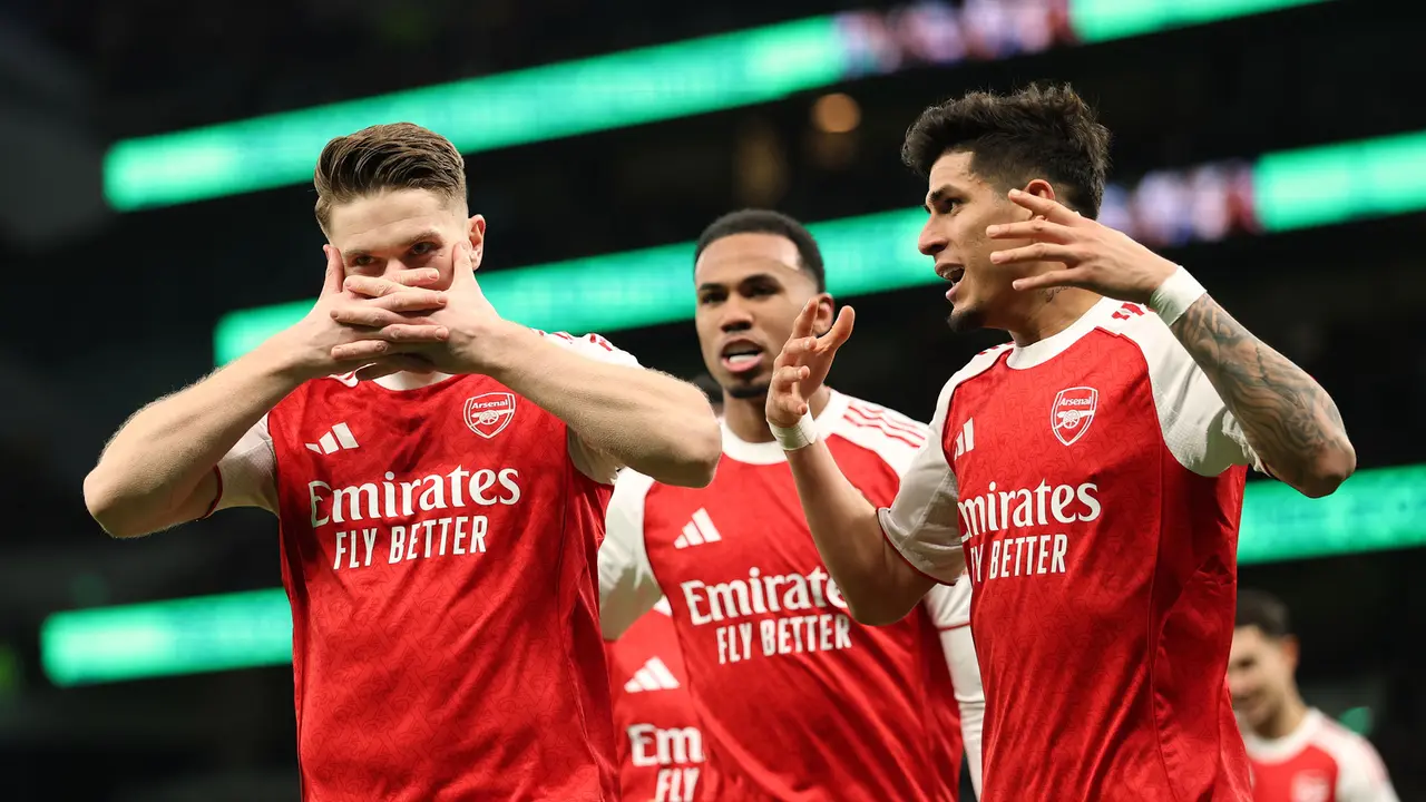 Foto: Hajar Tottenham Hotspur, Arsenal Jaga Jarak di Puncak Klasemen Liga Inggris 2025/2026