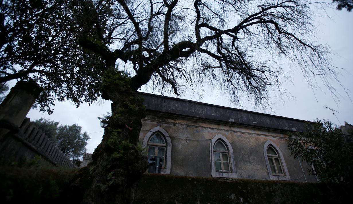 Rumah Quinta Nova da Assuncao, lokasi proyek rumah hantu oleh perusahaan teater Reflexo di Basel, Portugal, (9/5). Rumah hantu ini menampilkan penampakan hantu serta jeritan misteri yang dapat menggetarkan nyali pengunjung. (REUTERS/Rafael Marchante)