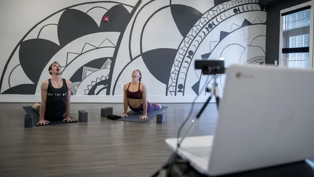 Melihat Kelas Yoga Online Kala Pandemi Virus Corona COVID-19