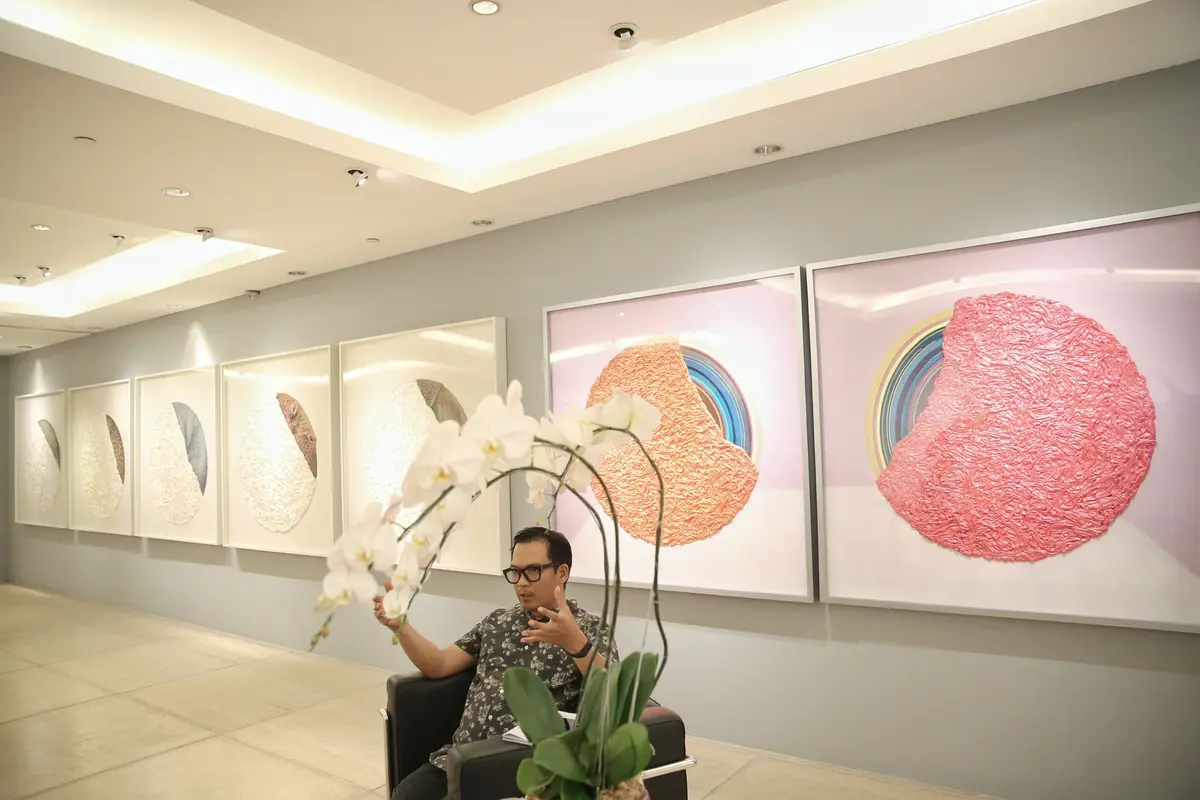 Gusmen Heriadi Aplikasikan Ironi Ekologi dalam Karya Seni