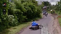 Banyak yang prihatin, tapi tidak sedikit yang tertawa atas kejadian tersebut.