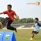 Banyak olahraga yang dapat dipilih untuk membentuk tubuh sehat pada anak, salah satunya adalah dengan mengikuti olahraga atletik (Liputan6.com/Helmi Fithriansyah)