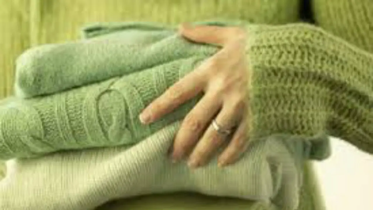 Tips Menjaga Sweater Anda Agar Tetap Terlihat Baru