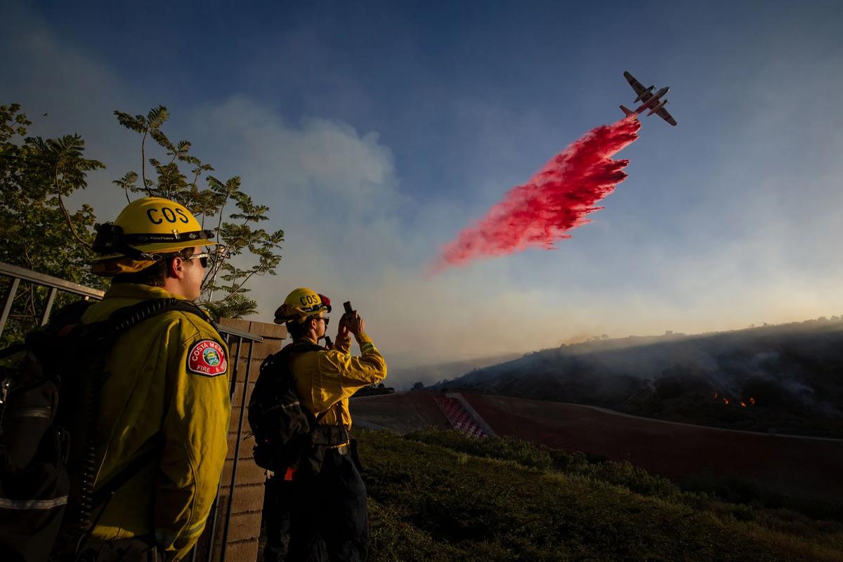 FOTO: Kebakaran Sandy Meluas Ribuan Warga Dievakuasi di California