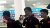 Suasana penuh keceriaan menyelimuti para pemain Timnas Vietnam usai mengalahkan Timnas Indonesia 3-0 di Stadion Pakansari, Cibinong, Kabupaten Bogor. Kemenangan meyakinkan tersebut menjadi modal penting bagi The Golden Star Warriors dalam melanjutkan perjuangan di Piala AFF 2026.