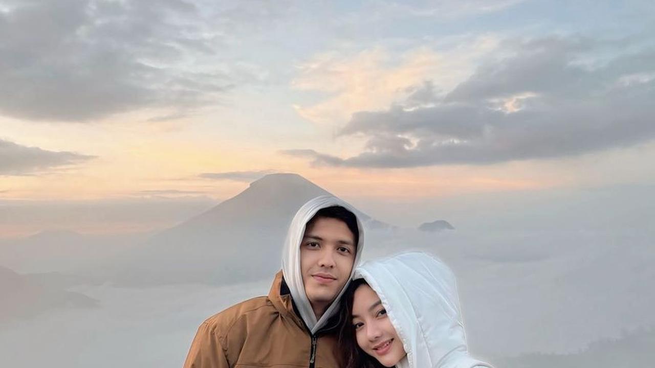 Sementara itu, netizen lain mengagumi kemesraan Glenca dan Rendi.&nbsp;