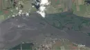 <p>Gambar kombinasi yang dibuat dengan foto yang disediakan oleh Planet Labs PBC ini menunjukkan banjir di Sungai Dnipro, Korsunka, Ukraina, setelah jebolnya Bendungan Kakhovka pada Selasa (6/6/2023). Foto bagian bawah diambil sebelum banjir pada 5 Juni 2023, sementara foto atas diambil saat banjir pada 6 Juni 2023. (Planet Labs PBC via AP)</p>