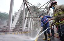 Khofifah Soroti Pentingnya Mitigasi Infrastruktur Vital Pasca Erupsi Semeru